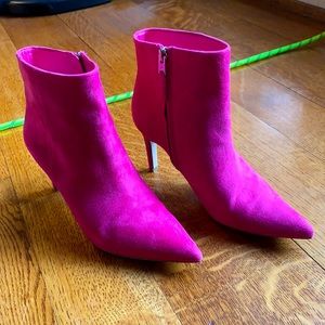 Beautiful fuchsia pink Sam Edelman pointed toe booties size 7.5